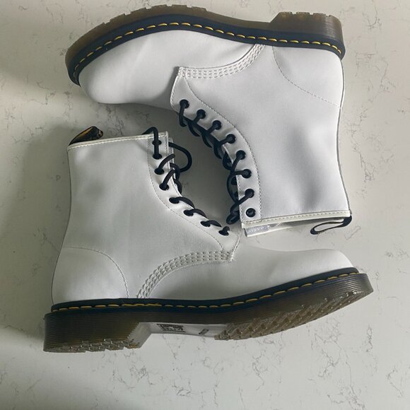 NWT Doc Martens 1460 Women's Softy T Leather Lace-up Combat Boots White Size 11 - Picture 9 of 14